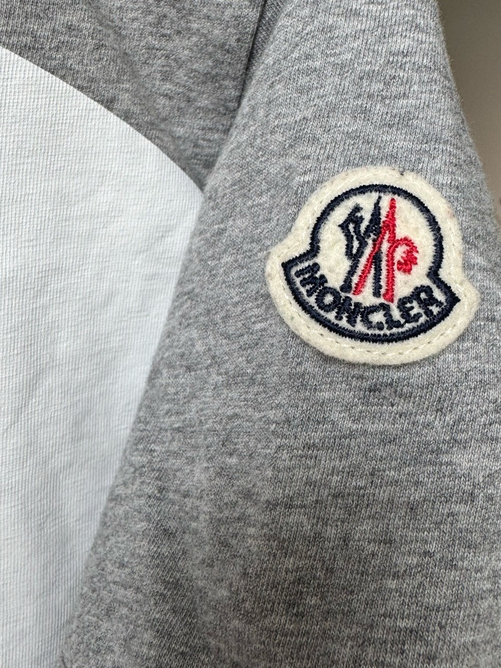 MONCLER Surf Graphic T-Shirt Gray - Picture 7 of 8